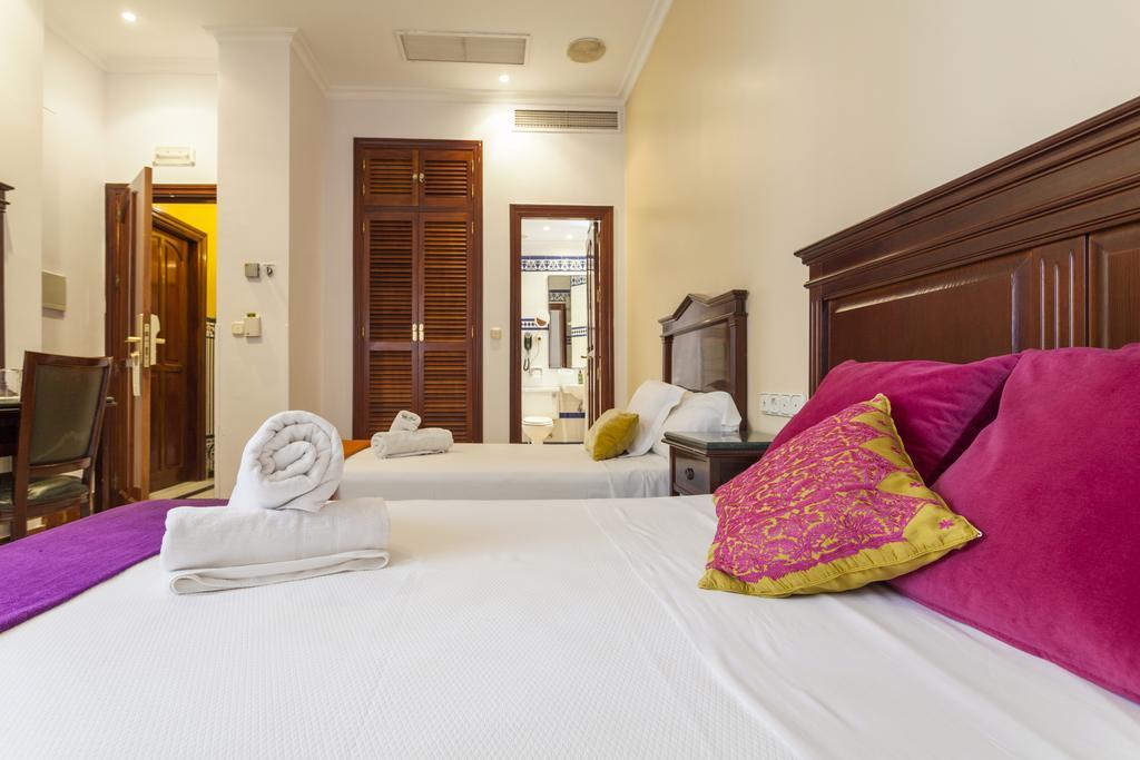 Hotel Baco Seville Luaran gambar