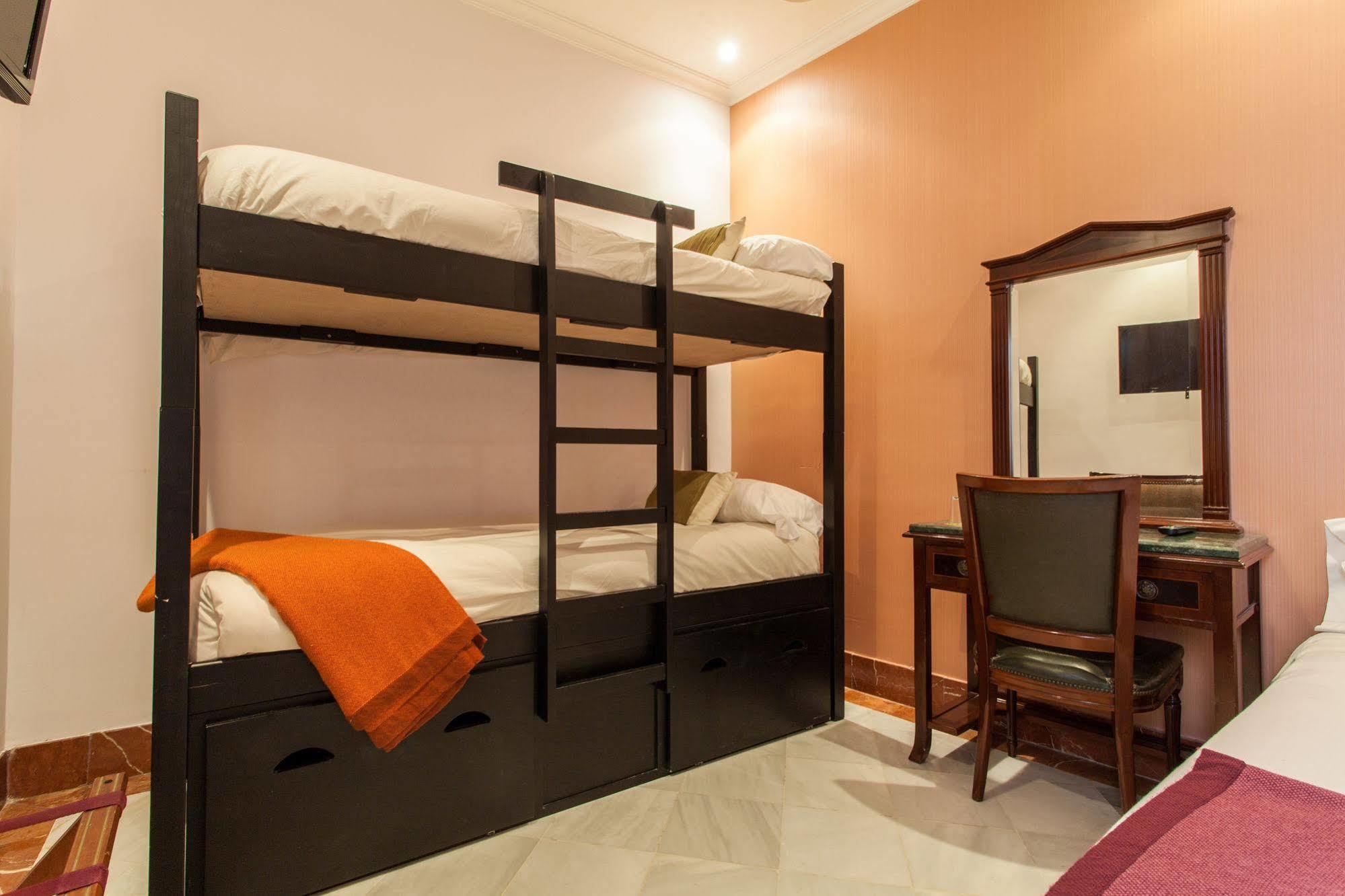 Hotel Baco Seville Luaran gambar