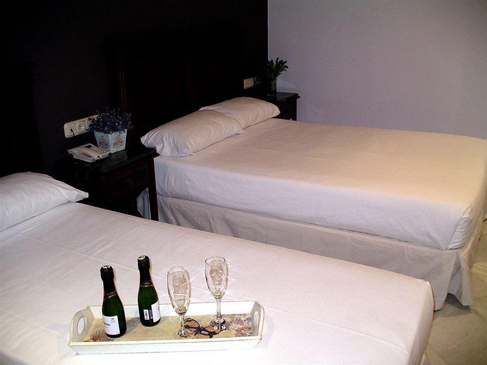 Hotel Baco Seville Luaran gambar
